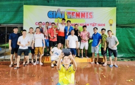 Giải Tennis chào mừng ngày danh nhân Việt Nam quyên góp tặng sách cho trẻ vùng cao.
